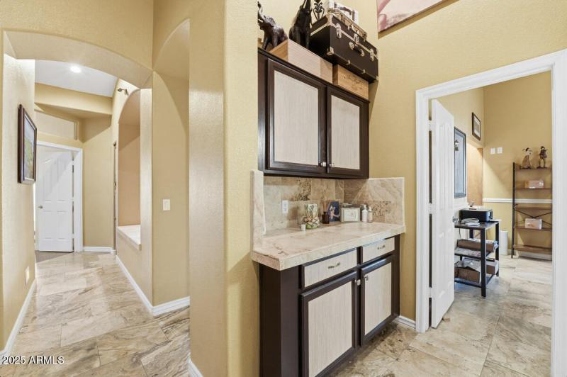 1021 S Western Skies Dr-30