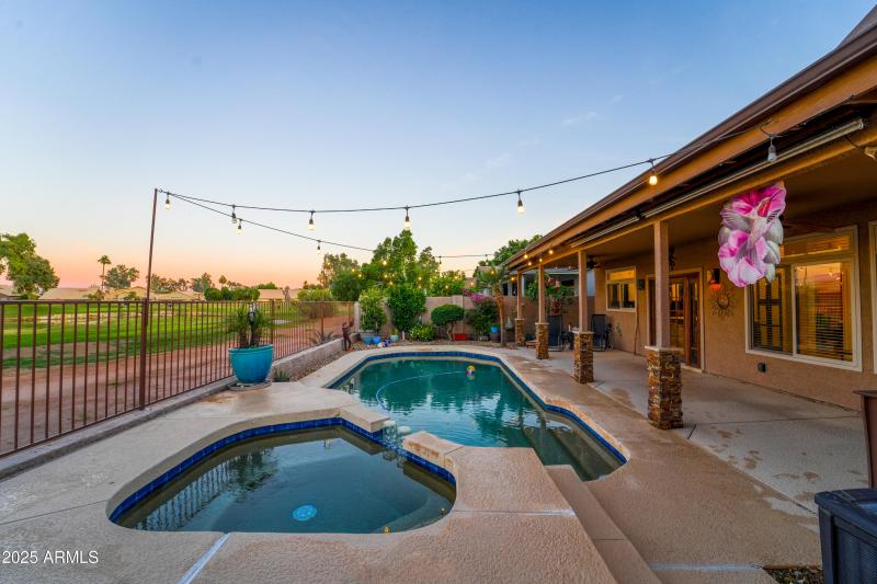 1021 S Western Skies Dr-46