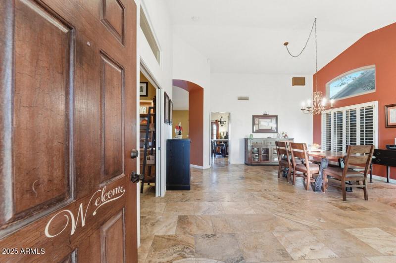 1021 S Western Skies Dr-04