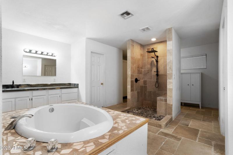 033__117 N Arroya Rd