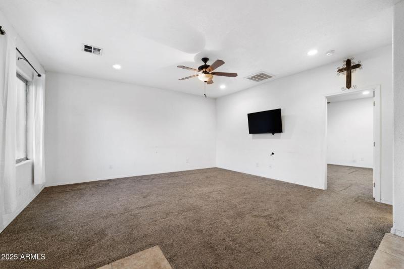 041__117 N Arroya Rd