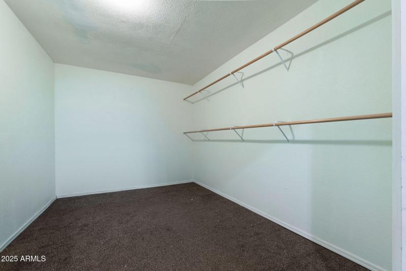 045__117 N Arroya Rd