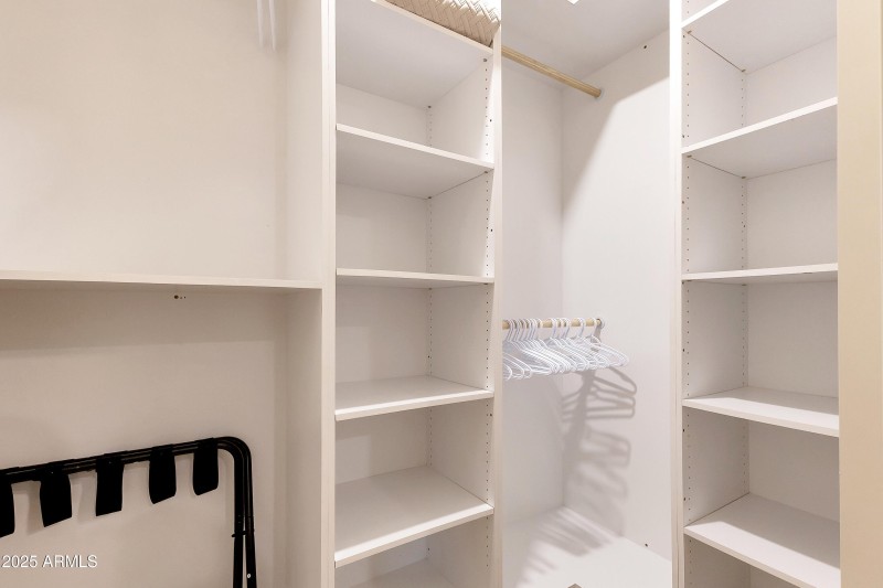 HUGE WALK IN CLOSETS