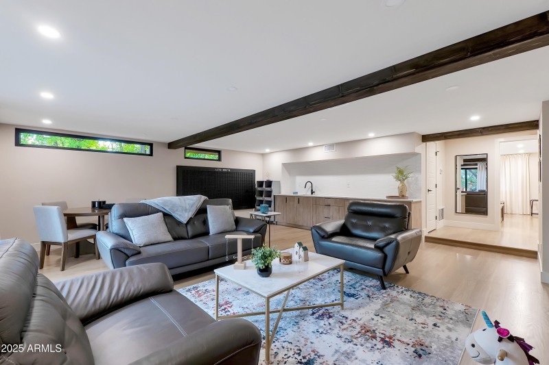 LIVING/BONUS/RECREATION ROOM