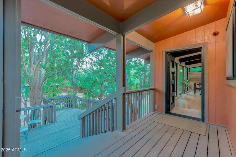 WELCOME TO 1960 IRIS LANE