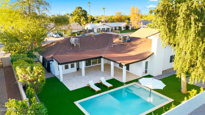 758d4aa5-a209-42df-8d6a-7ac0e173645f_DJI