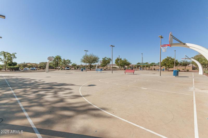 HUGE COMMUNITY BASKETBALL COURTS