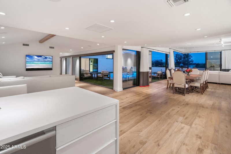 4218 E Palo Verde Dr--15