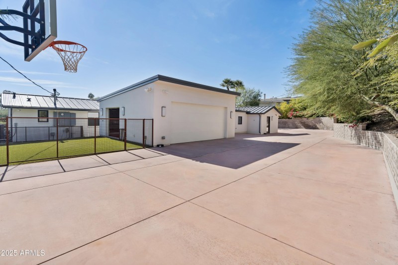 4218 E Palo Verde Dr-6