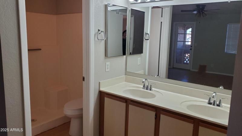 Primary Bath w/Step In Shower