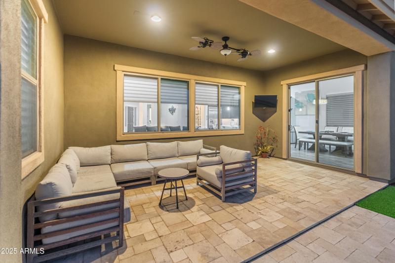 indoor/outdoor entertaining