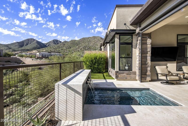 Heated Spool with Water Feature