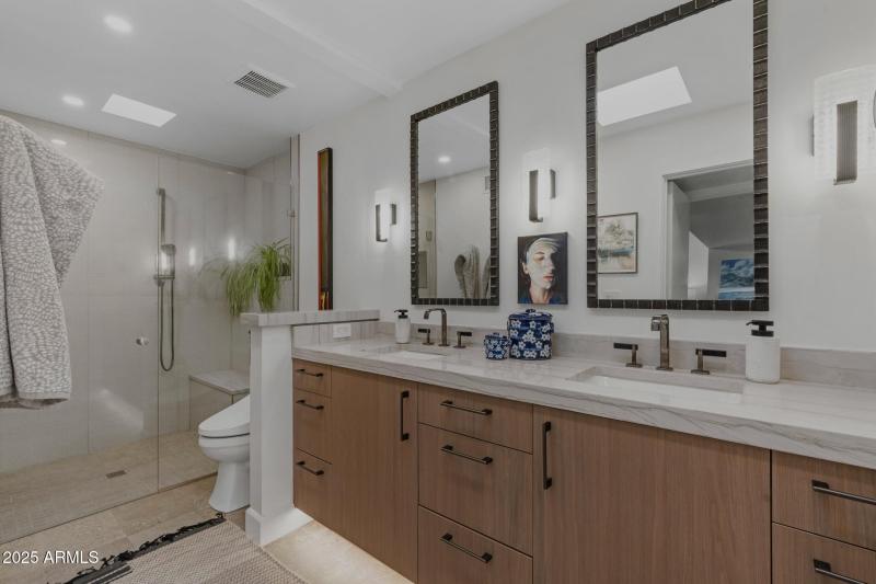 23-web-or-mls-8749-e-via-de-dorado