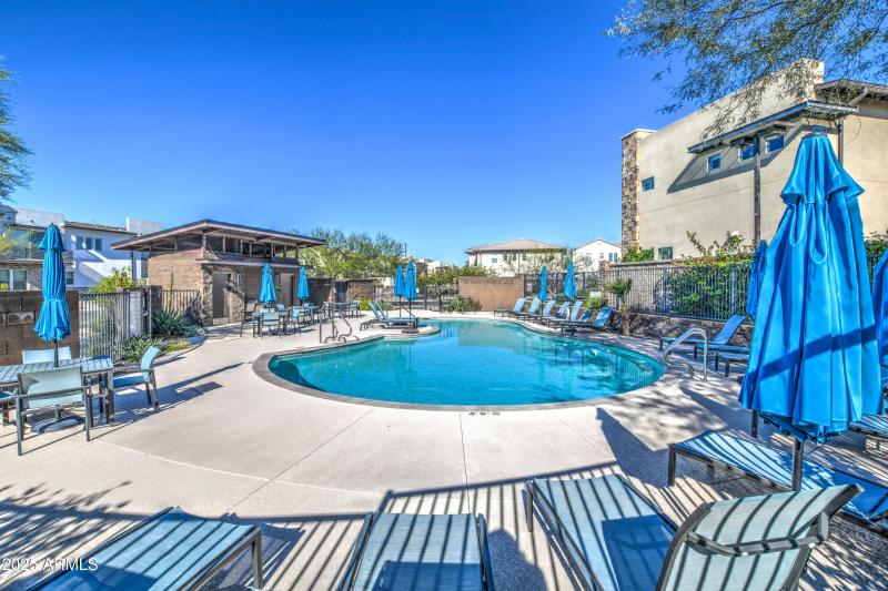 Beautiful Pool, Spa & Bathrooms