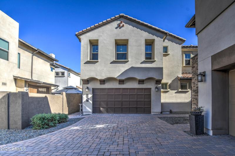 Beautiful tumbled paver Auto Court