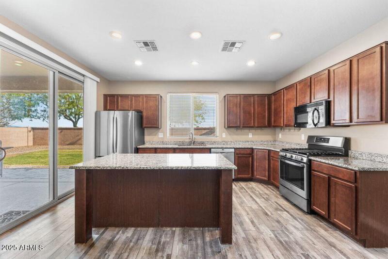 009_15-web-or-mls-dsc00221_504