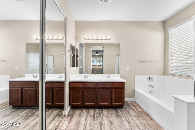 012_21-web-or-mls-dsc00250_470