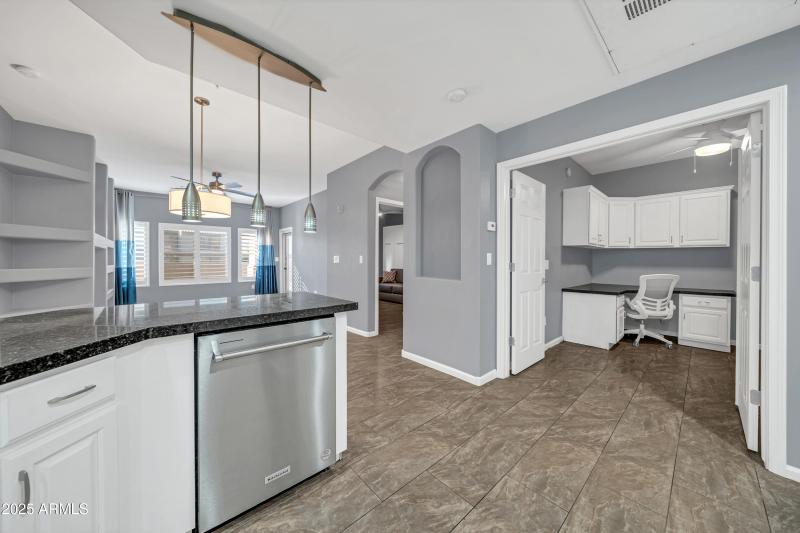 14000 N 94th St 1199-14