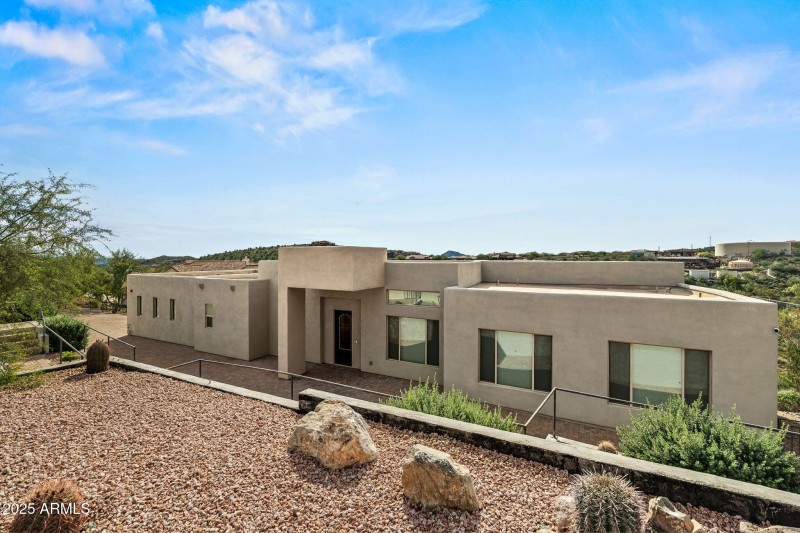 5-web-or-mls-11010 Buffalo Dr-6