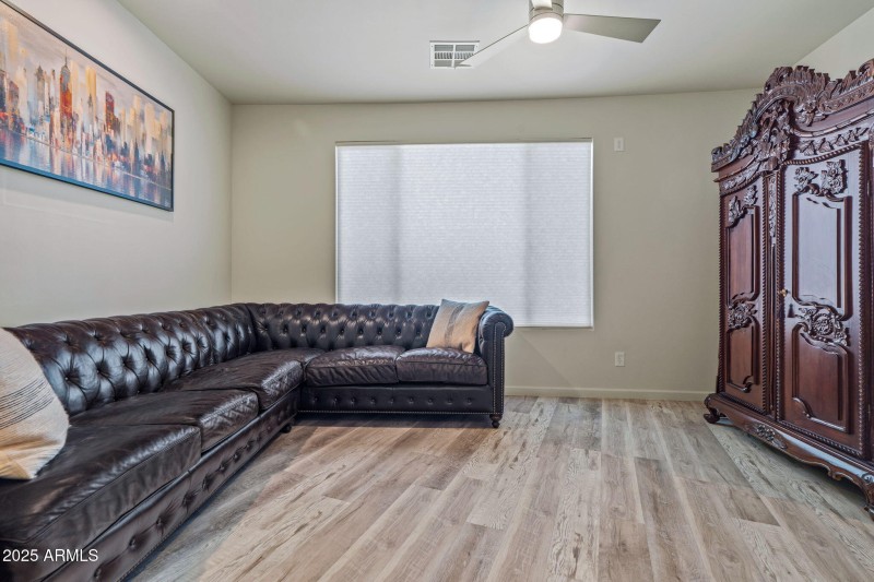 30-web-or-mls-11010 Buffalo Dr-16