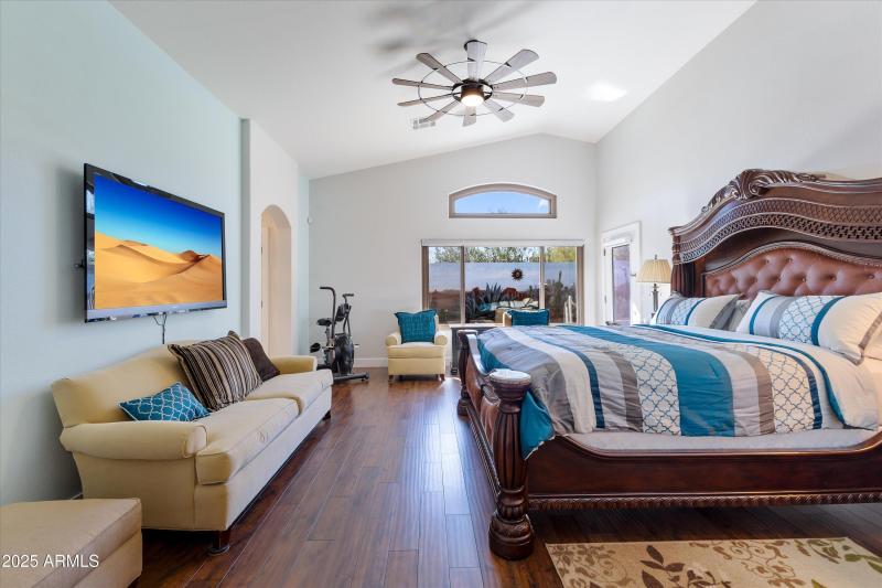 23-9867 W Harmony Ln