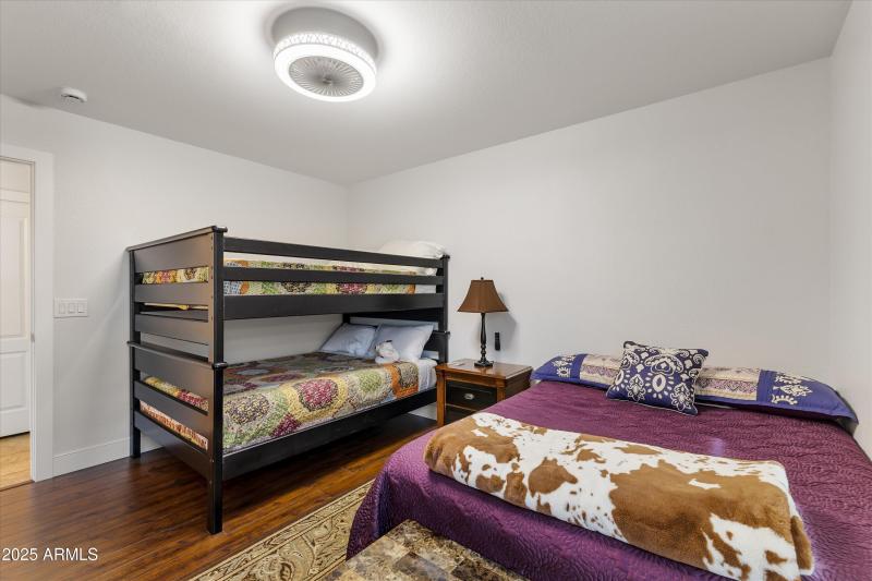 33-9867 W Harmony Ln