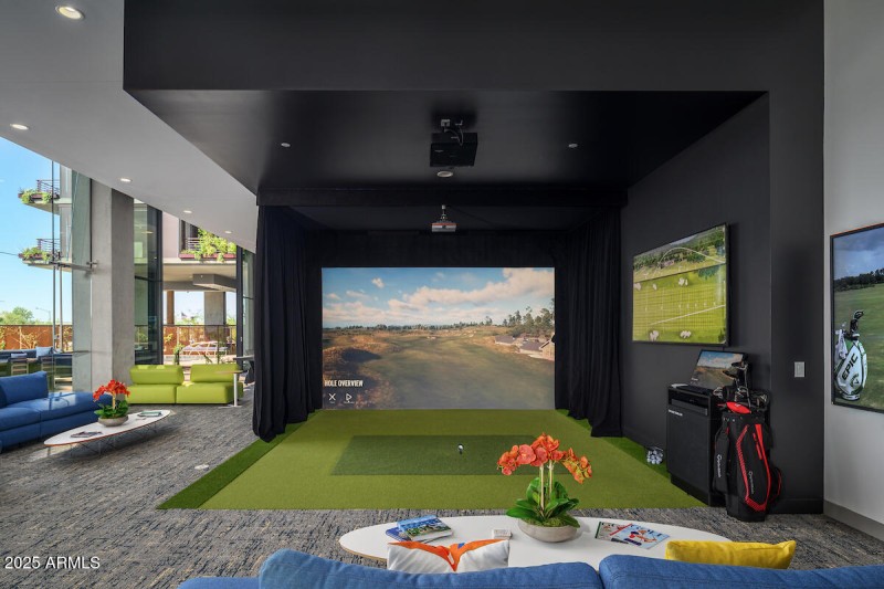 22 Amenity Golf Simulator