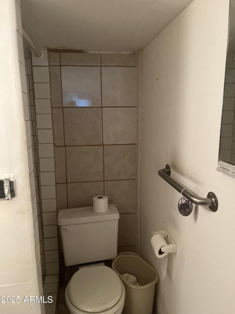 1201 W Hoover Bathroom