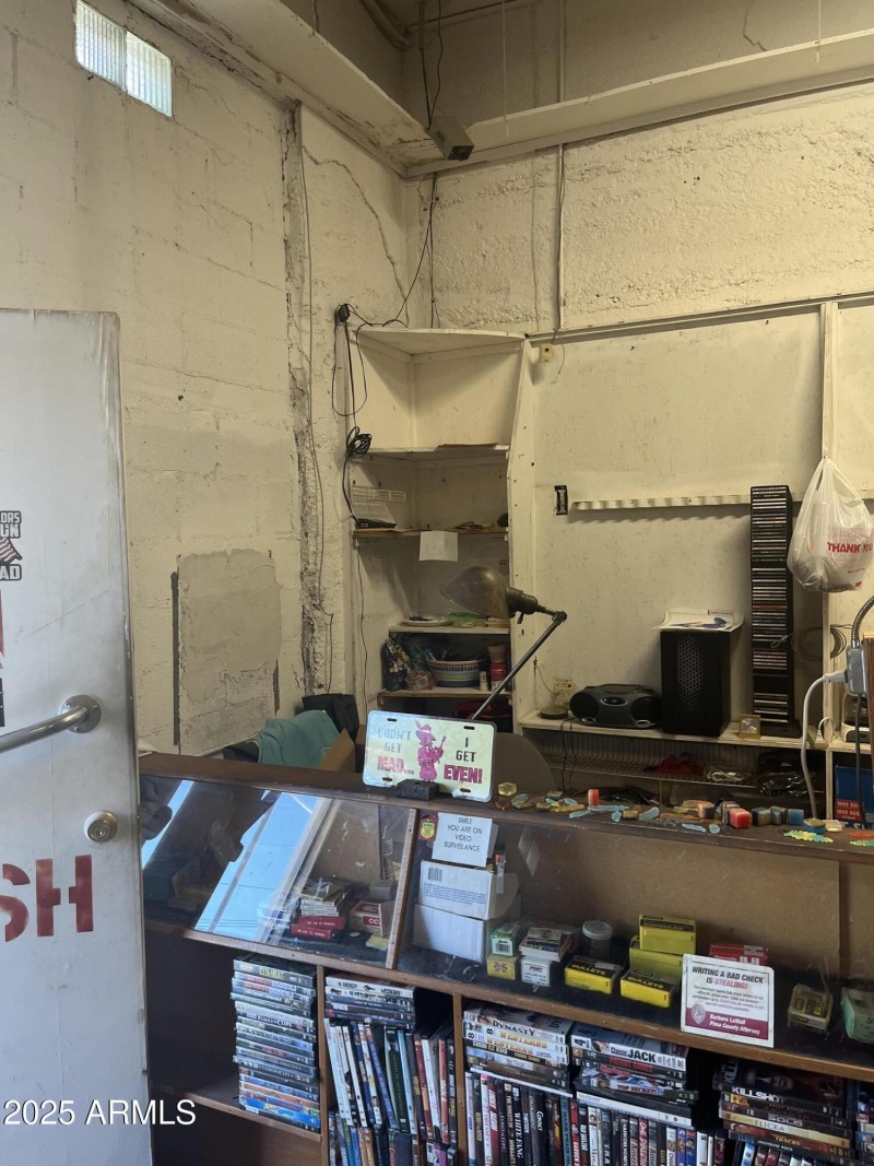 1201 W Hoover Front Left