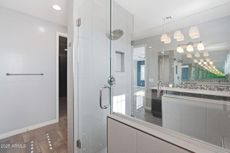 043_Primary Bathroom