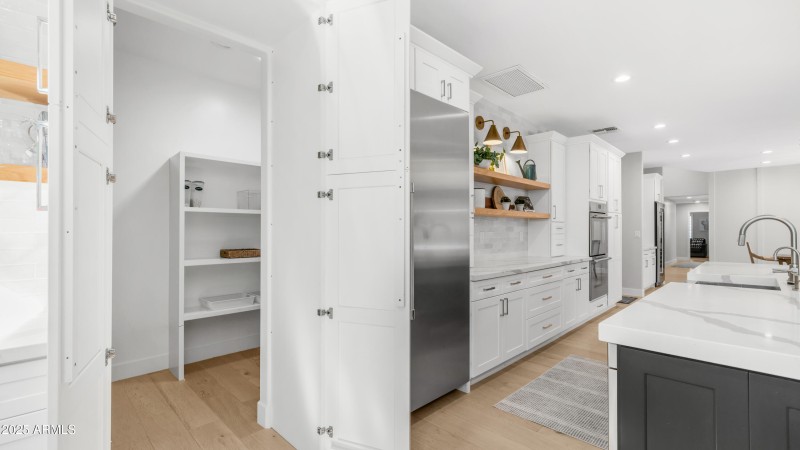 8573 E San Marcos Dr kitchen : pantry