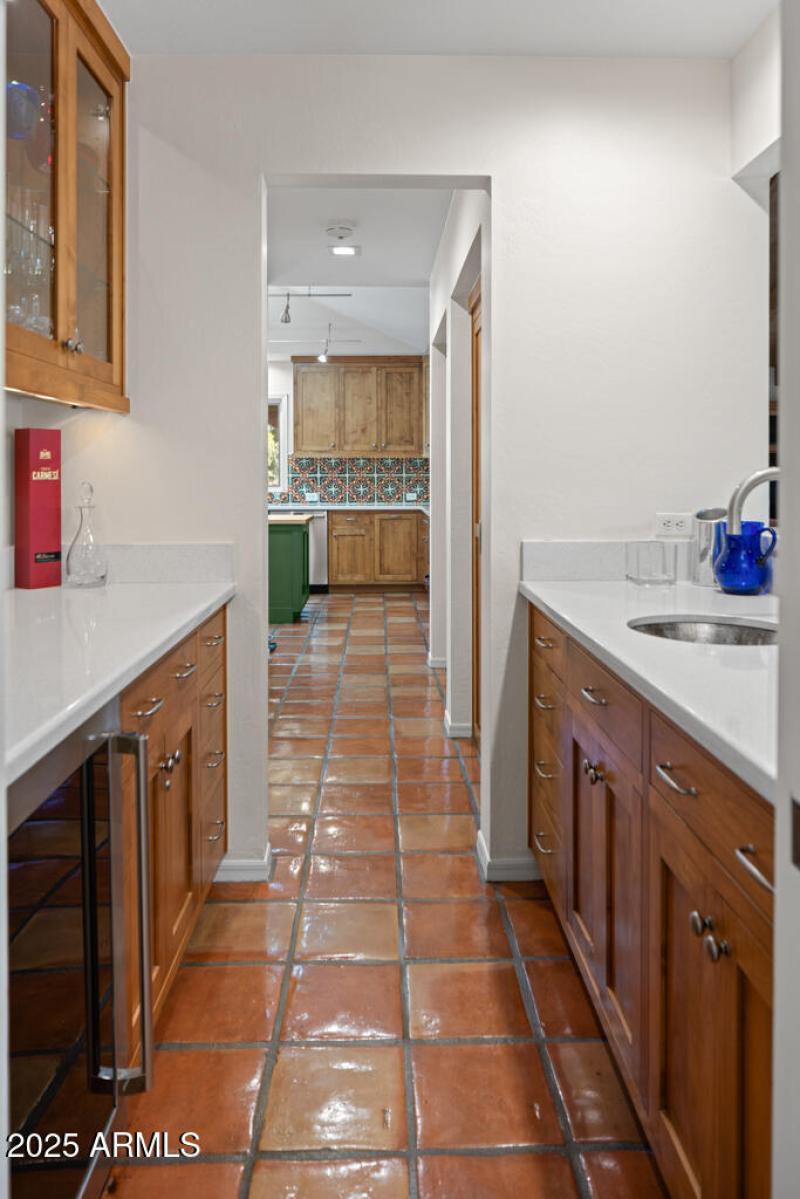 Butler's Pantry with wet bar