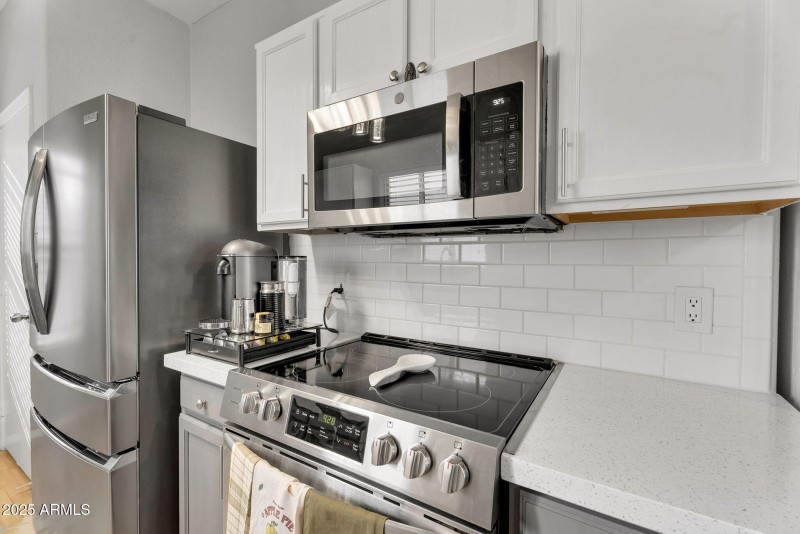 10-web-or-mls-13122 W Calavar Rd-11