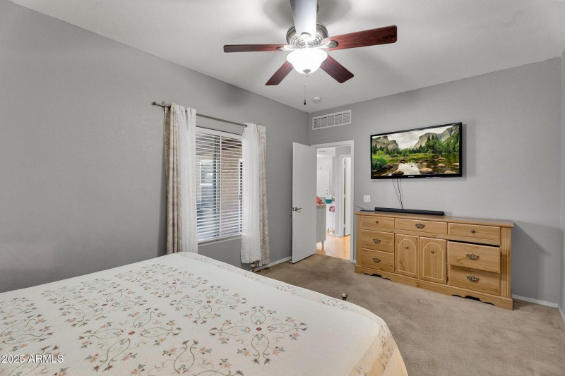 15-web-or-mls-13122 W Calavar Rd-14