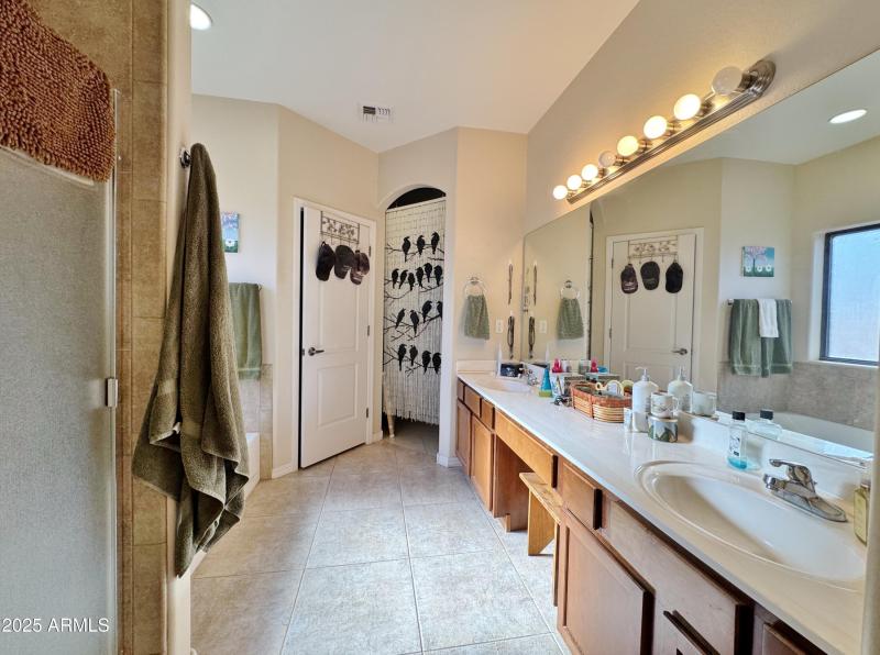 DBL Vanity Master Bath