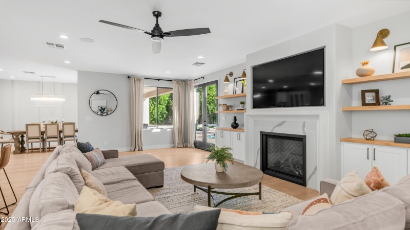 8573 E San Marcos Dr liv rm 1