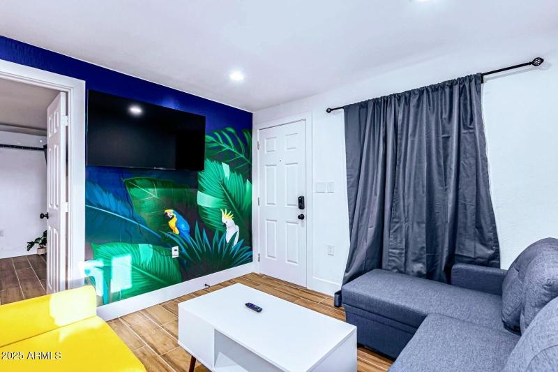 WhatsApp Image 2025-11-06 at 15.37.45