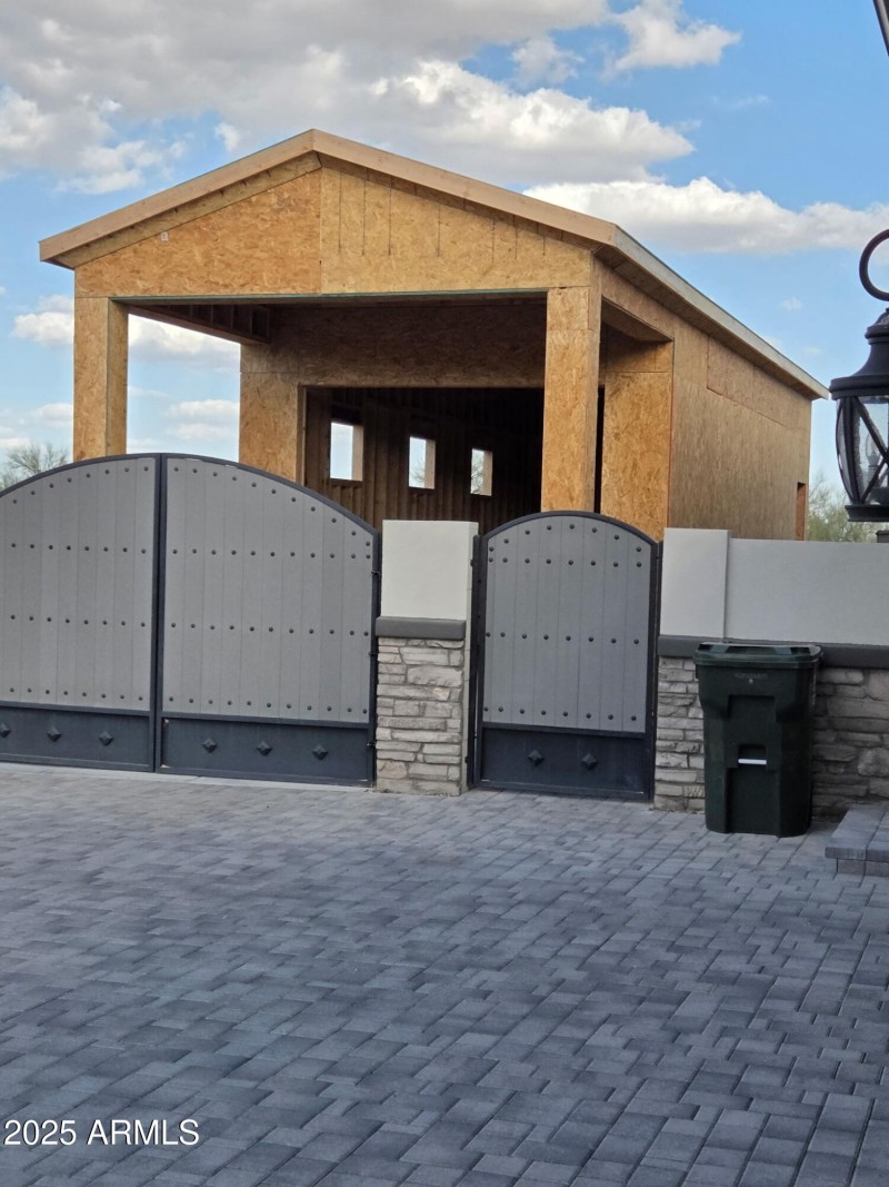 Additional detached Garage in progress