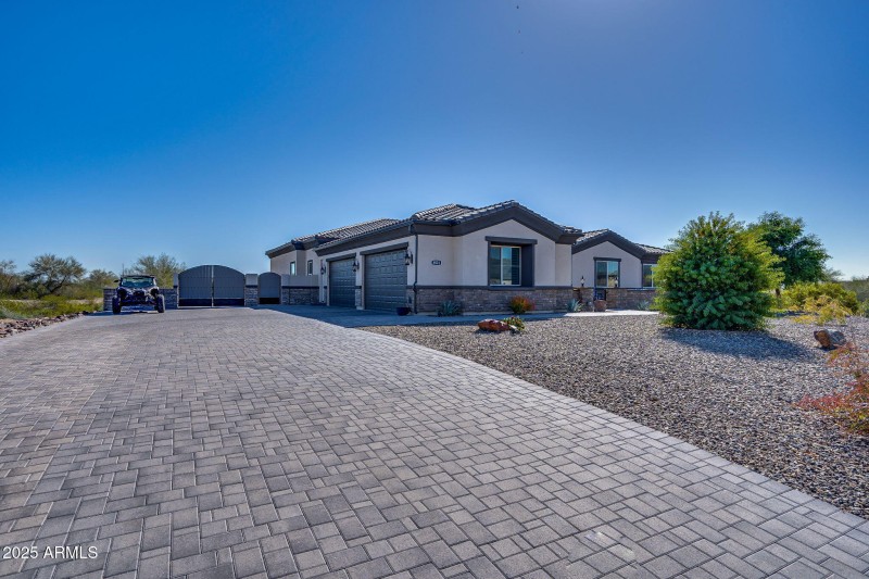 long private paved driveway