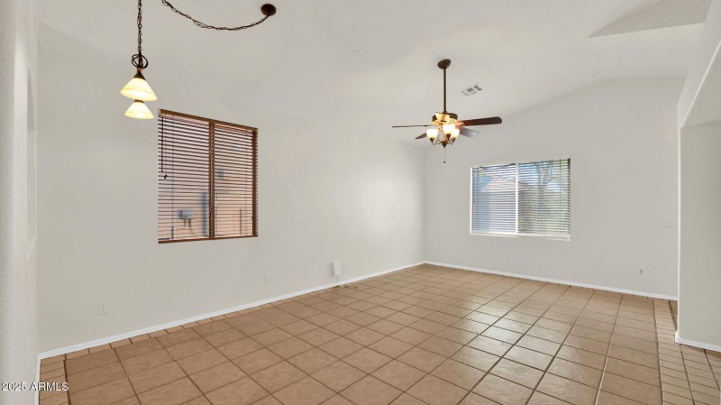 35-web-or-mls-P1321880