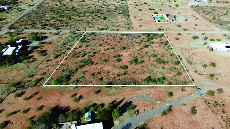 Group of 2 Objects (1)