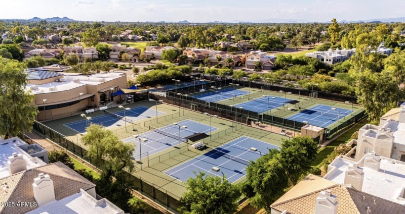 Estate Club Tennis Courts