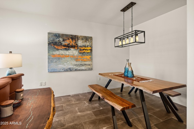 JL_520JordanRd-Unit2-interiors-CommonAre