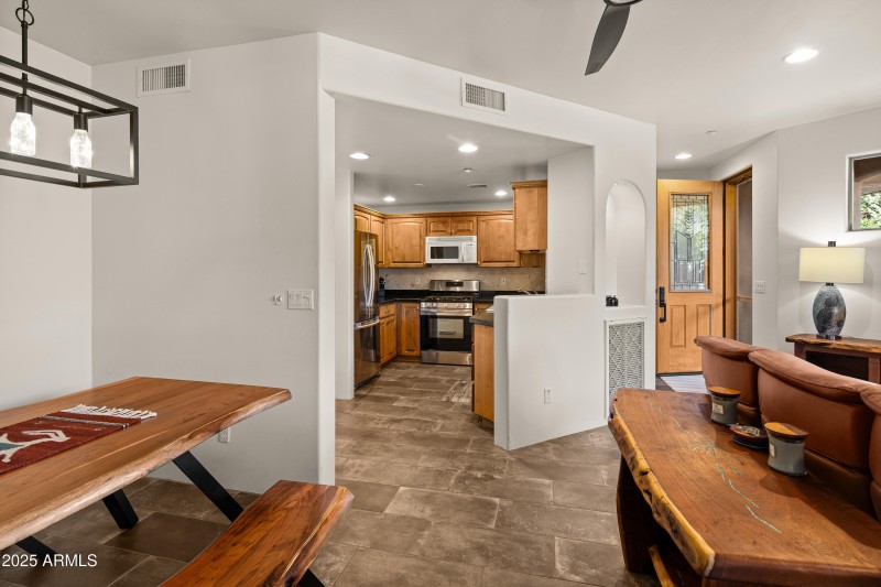 JL_520JordanRd-Unit2-interiors-CommonAre