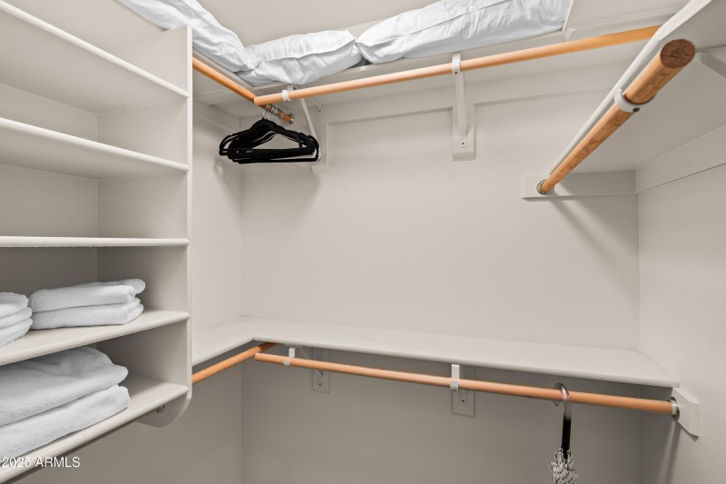 JL_520JordanRd-Unit2-interiors-Bedrooms-