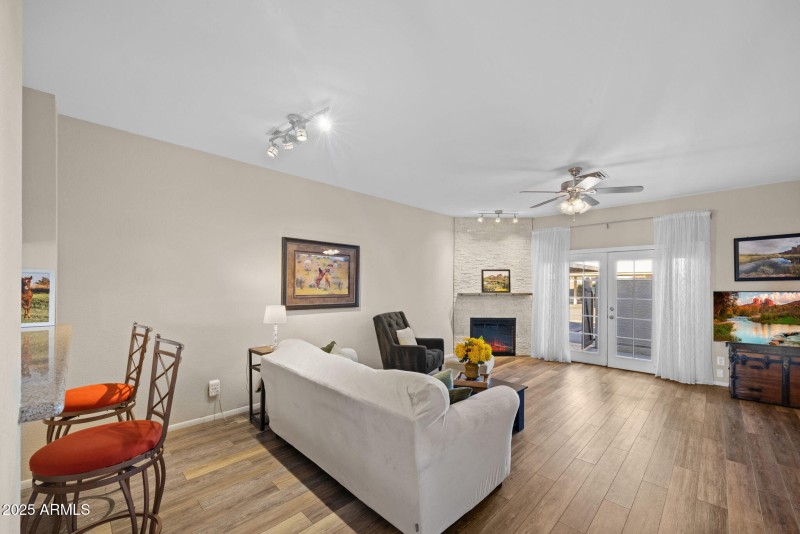 7-web-or-mls-4114-e-union-hills-dr-1213