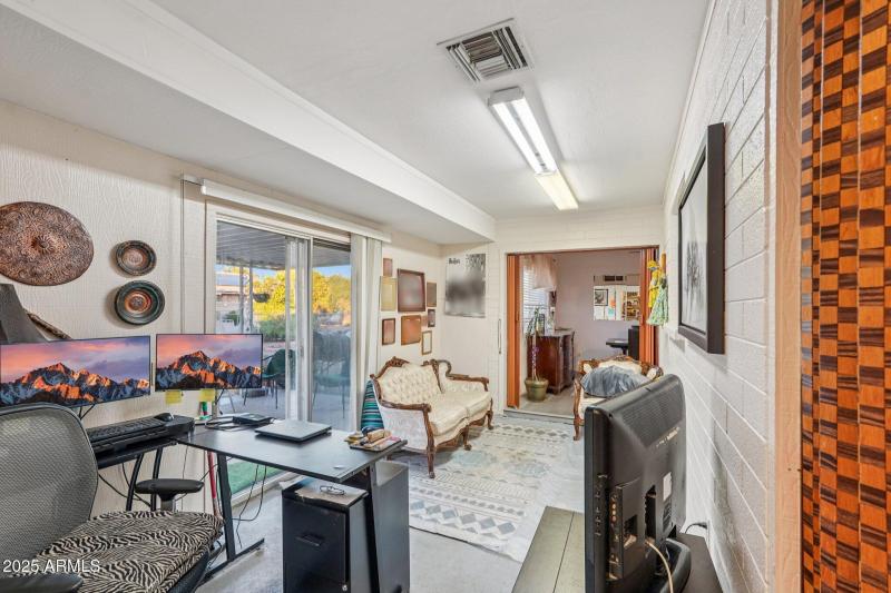 26-web-or-mls-W Connecticut Ave-S2511-02