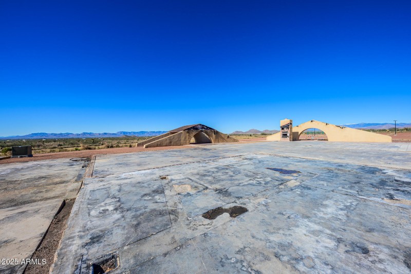 012 - 2909 E. Country Club Drive