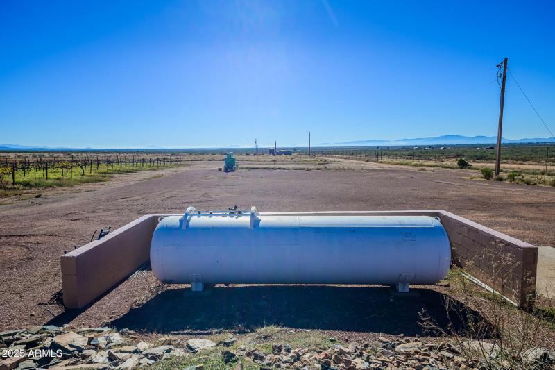 015 - 2909 E. Country Club Drive