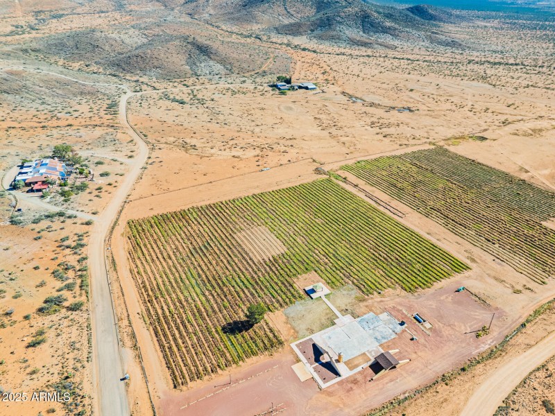 018 - 2909 E. Country Club Drive - Drone